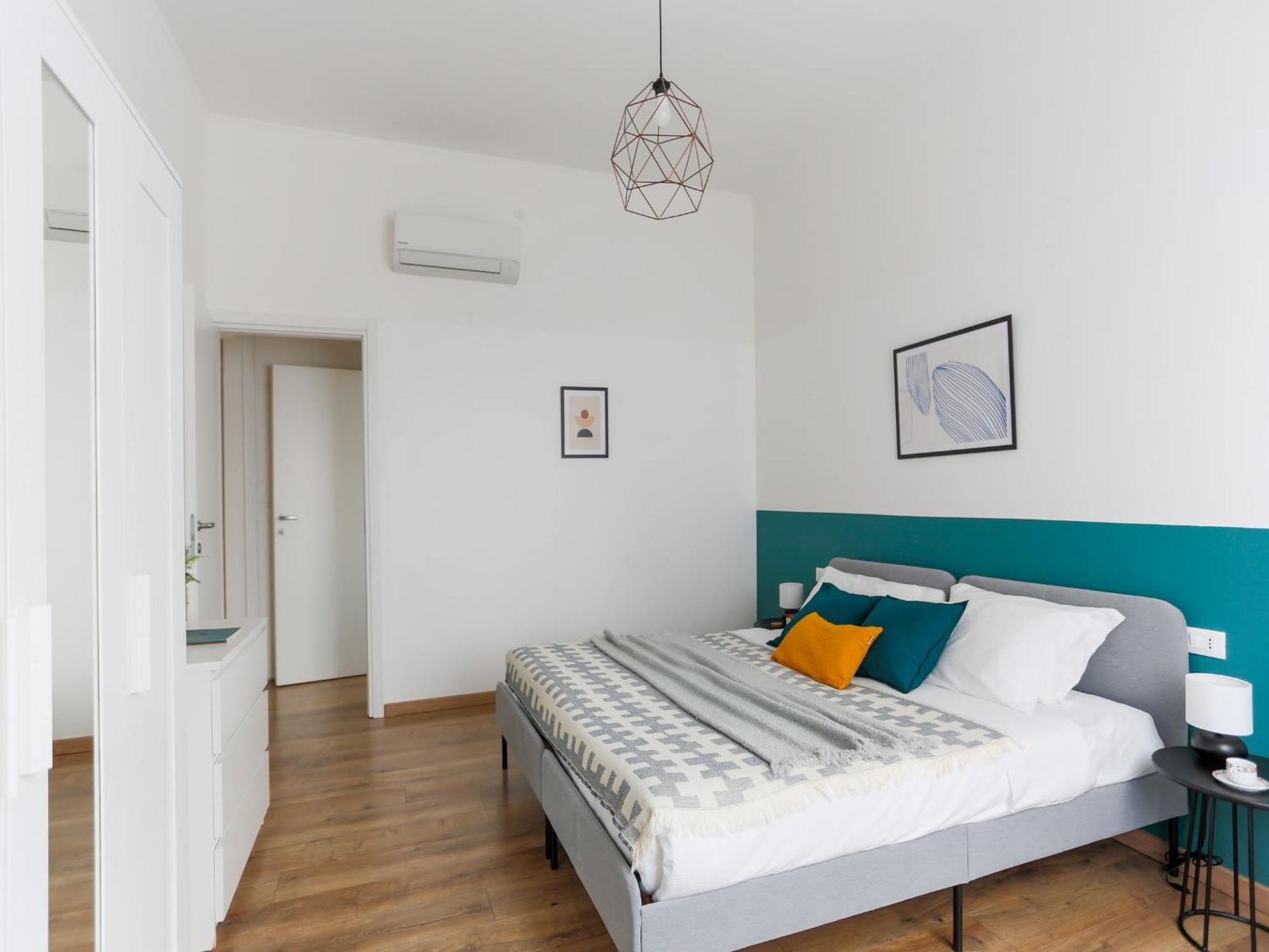 The Best Rent - Cozy Two-Bedroom Apartment Near Colonne S Lorenzo Milan Bagian luar foto
