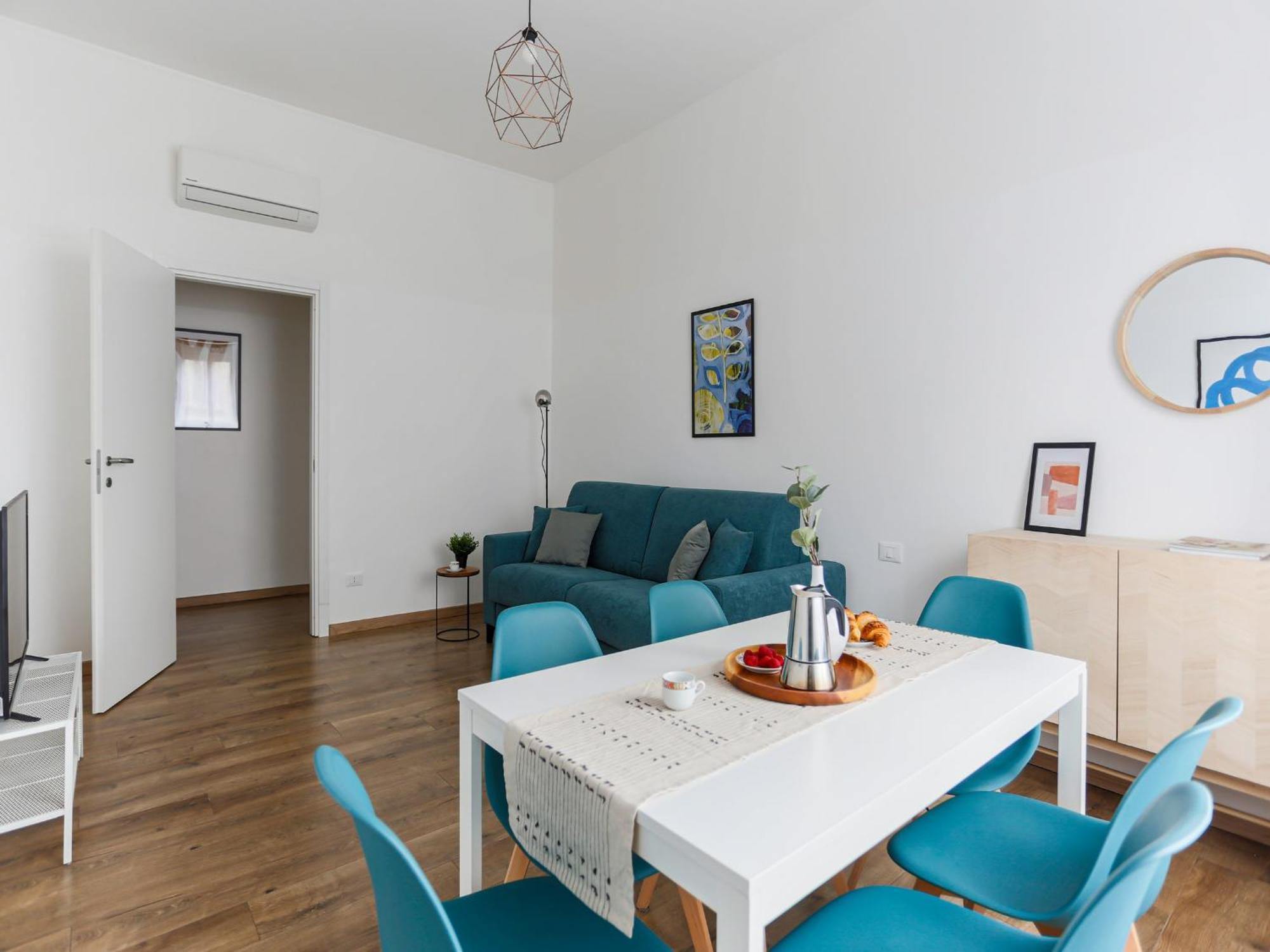 The Best Rent - Cozy Two-Bedroom Apartment Near Colonne S Lorenzo Milan Bagian luar foto