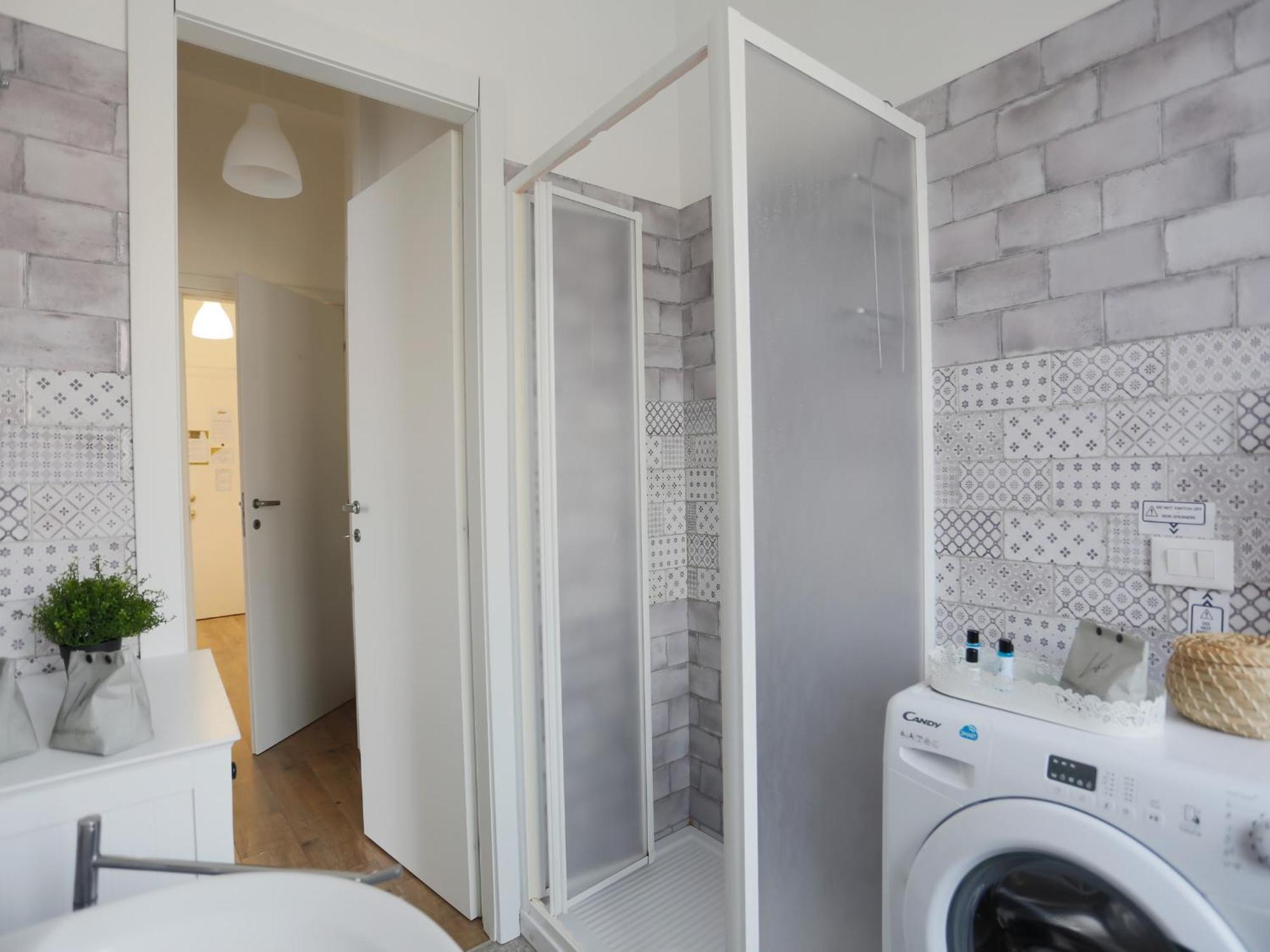 The Best Rent - Cozy Two-Bedroom Apartment Near Colonne S Lorenzo Milan Bagian luar foto