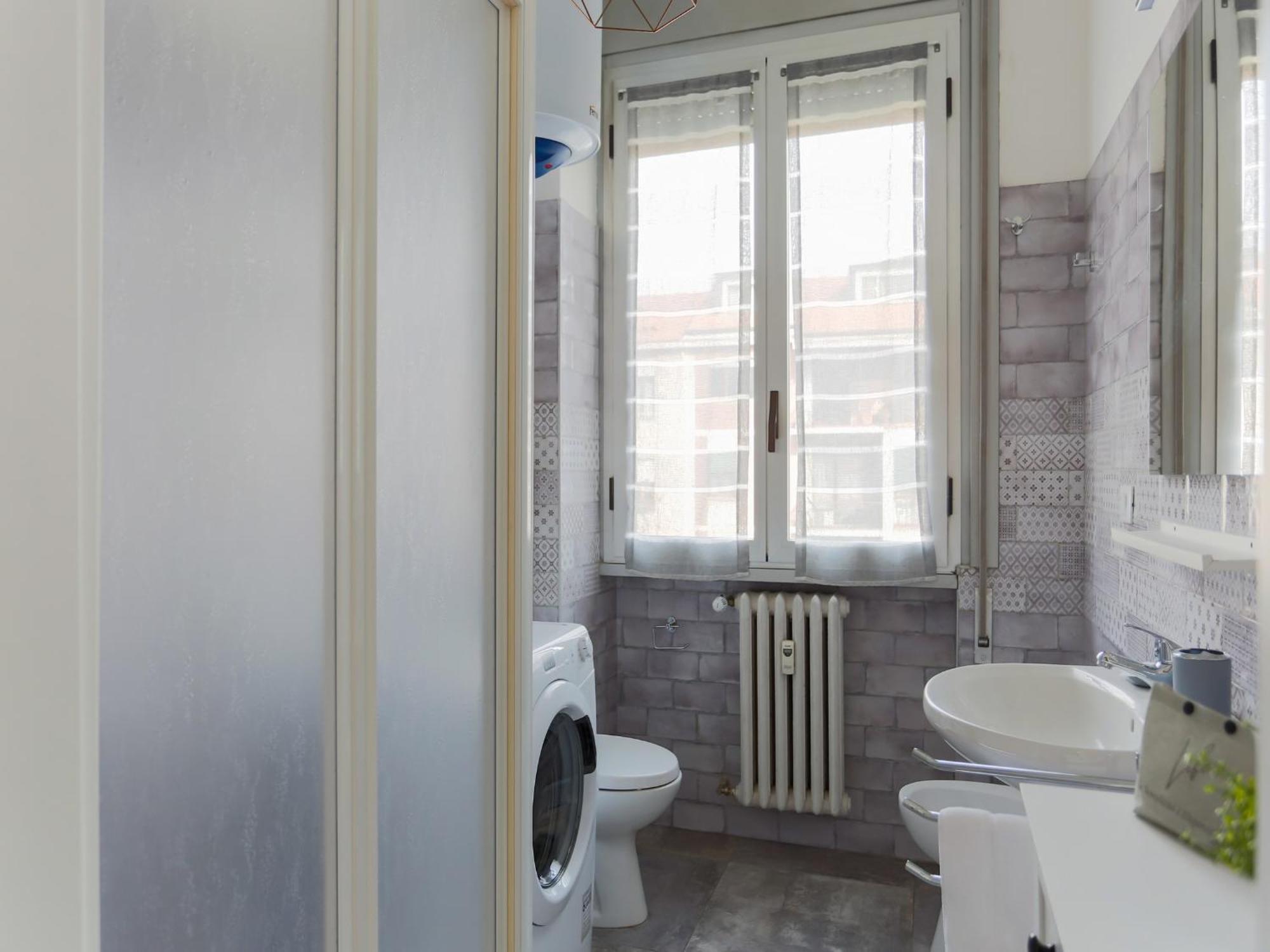 The Best Rent - Cozy Two-Bedroom Apartment Near Colonne S Lorenzo Milan Bagian luar foto