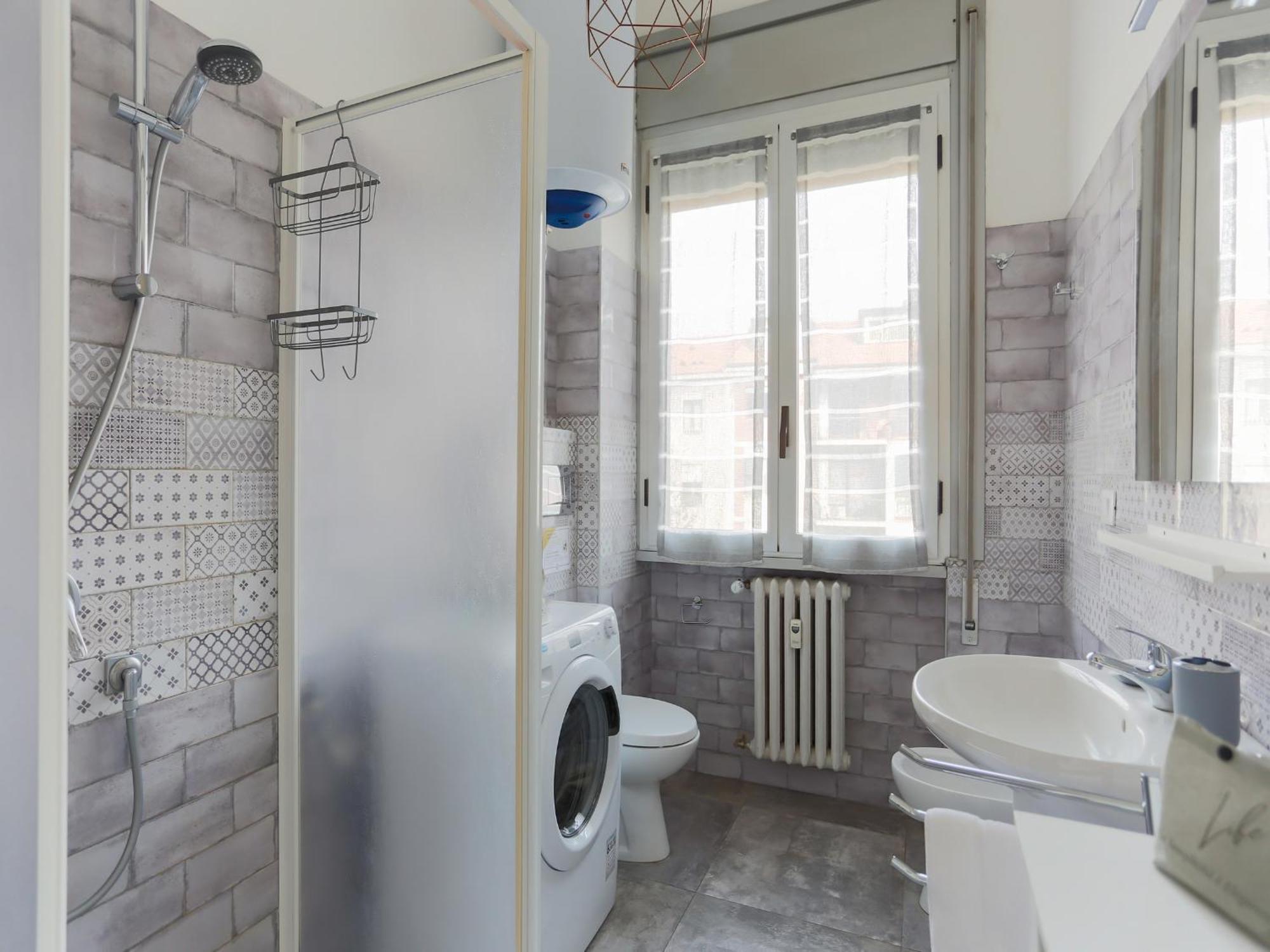 The Best Rent - Cozy Two-Bedroom Apartment Near Colonne S Lorenzo Milan Bagian luar foto